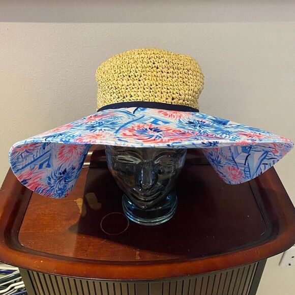 NWT Lilly Pulitzer Straw/Fabric Floppy Beach Hat in Blue Sea to Shining Sea OS main image 4